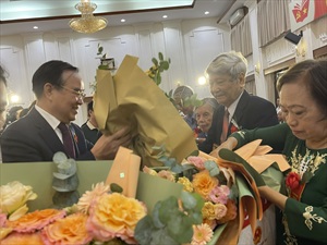 “Nhà giáo đi B” – Dấu ấn một thời hoa lửa